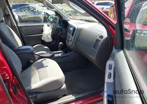 2005 Ford Escape Xlt из США, поврежденный, VIN 1FMCU93175KC21838